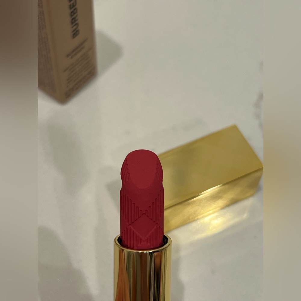 Burberry Kisses Matte Lipstick - Picture 2 of 4